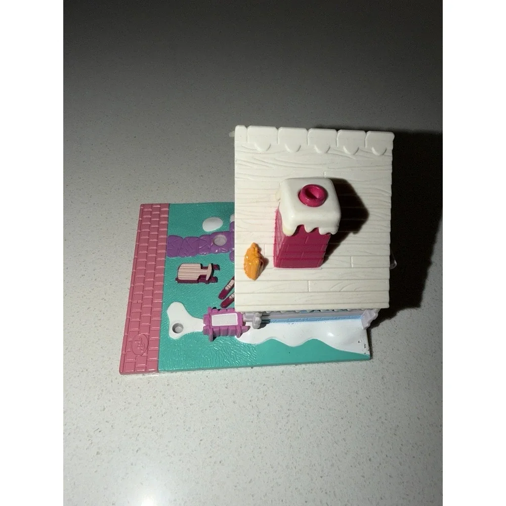 Vintage 1993 Polly Pocket Ski Lodge House Playset No Figurines Bluebird